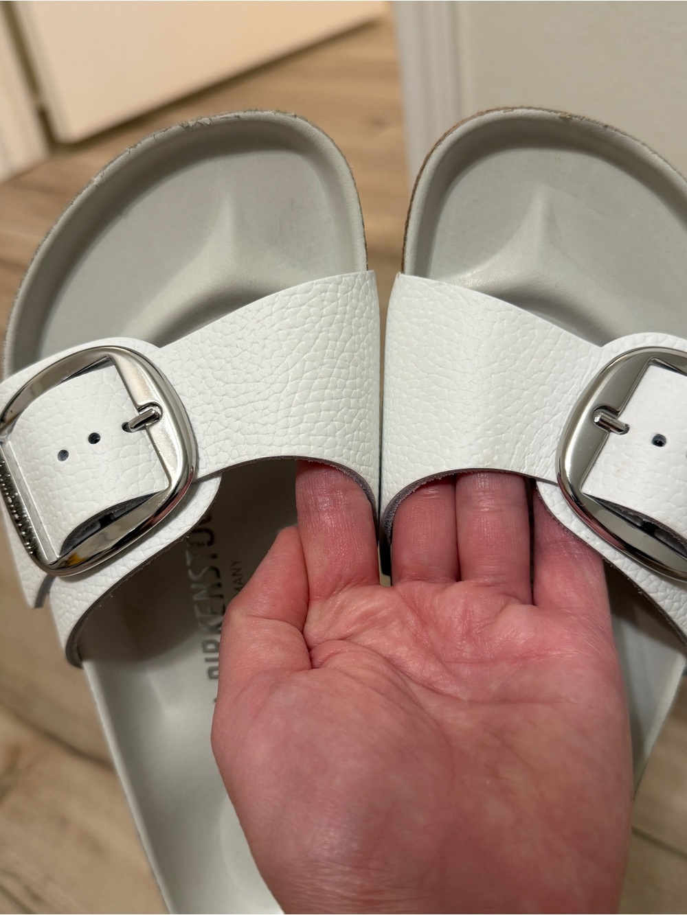 🦋 Birkenstock| EUC Madrid Big Buckle White Leather Sandals 38 - Picture 3 of 7